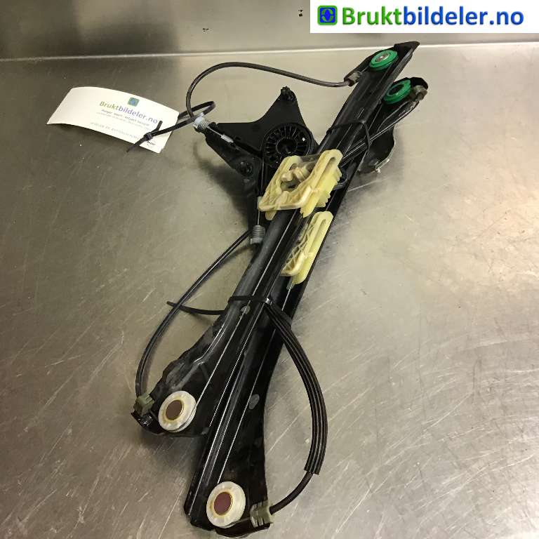 Ruteheis til VW Passat 2015-2019 (Fase 1) (B8) (B8) (VOLKSWAGEN|3G0 837 461 C|)