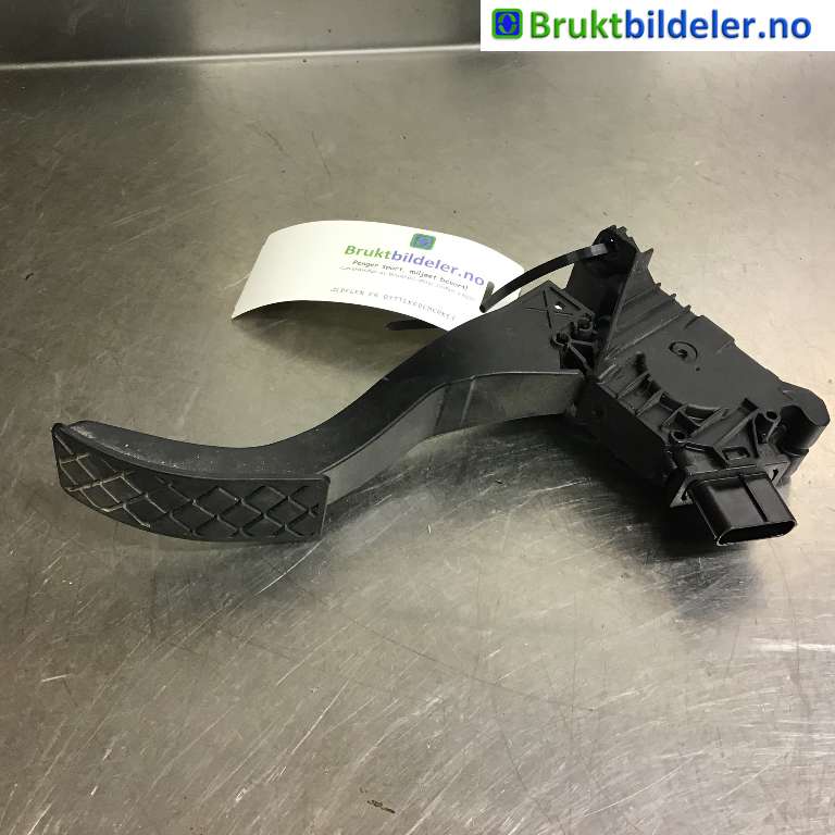 Pedal gass til VW Passat 2015-2019 (Fase 1) (B8) (B8) (VOLKSWAGEN|5Q1 723 503 K|6PV 010 621-81|)