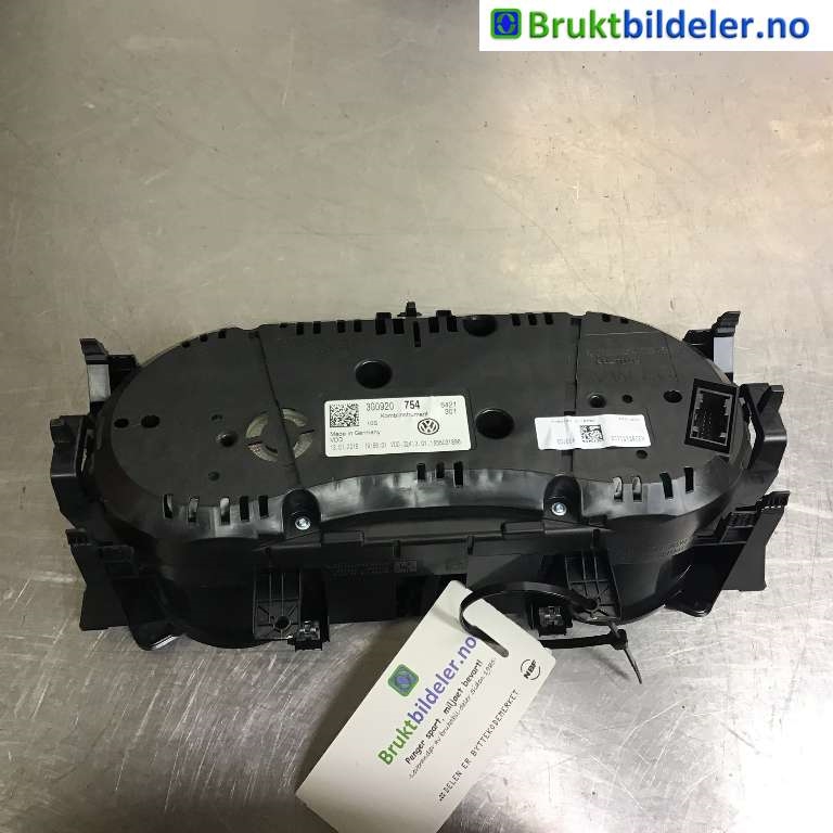 Instrumentpanel til VW Passat 2015-2019 (Fase 1) (B8) (B8) (VOLKSWAGEN|3G0 920 754|A2C95151100|)
