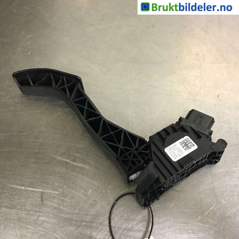 Pedal gass til VW Passat 2015-2019 (Fase 1) (B8) (B8) (VOLKSWAGEN|5Q1 723 503 H|6PV 010 621-11|)