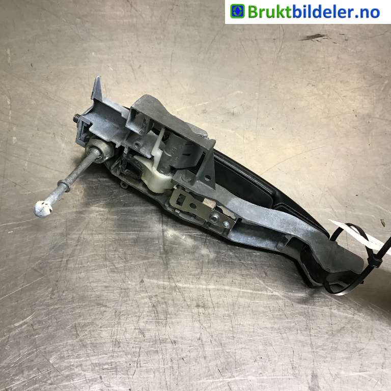 Dørhåndtak utv venstre foran til Peugeot 5008 2010-2017 (Type I)  (PEUGEOT|9109 A7|)