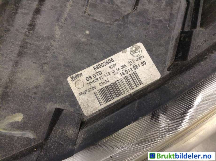 Frontlykt venstre halogen til Peugeot Expert 2007-2016 (Type II) (PEUGEOT|14 013 681 80|89902605|6208 L0)