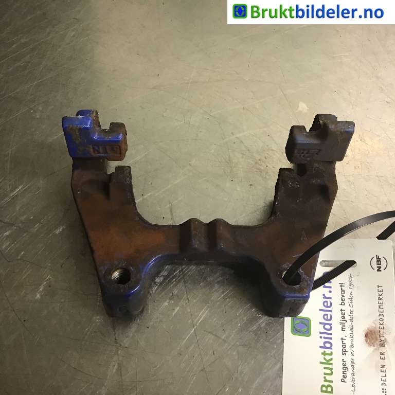 Bremsecaliper brakett til VW Passat, 2015-2019 (Fase 1) (B8) (B8) (VOLKSWAGEN|3Q0 615 425)