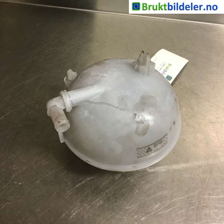 Ekspansjonstank til VW Passat 2015-2019 (Fase 1) (B8) (B8) (VOLKSWAGEN|5Q0 121 407 H|)