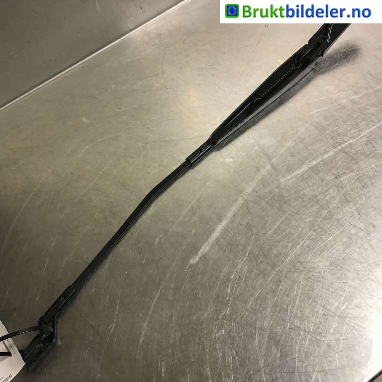 Viskerarmer frontrute til VW Passat 2015-2019 (Fase 1) (B8) (B8) (VOLKSWAGEN|3G1 955 410|)