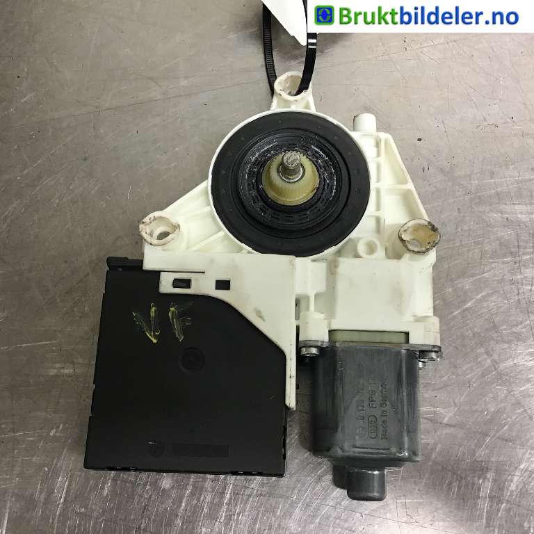 Ruteheis venstre foran til VW Golf V, Combi 2003-2008  (VOLKSWAGEN|1K3 837 401 N|0 130 822 229|1K0 959 793 G)