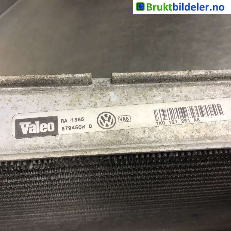 Radiator (manuell gir) til VW Golf V, Combi 2003-2008  (VOLKSWAGEN|1K0 121 251 AB|879450W|)