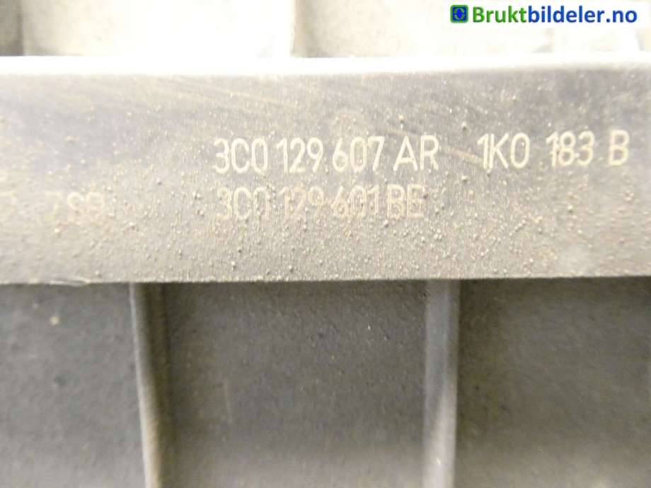 Luftfilterboks til VW Golf V, Combi 2003-2008 (VOLKSWAGEN|1K0129607|)