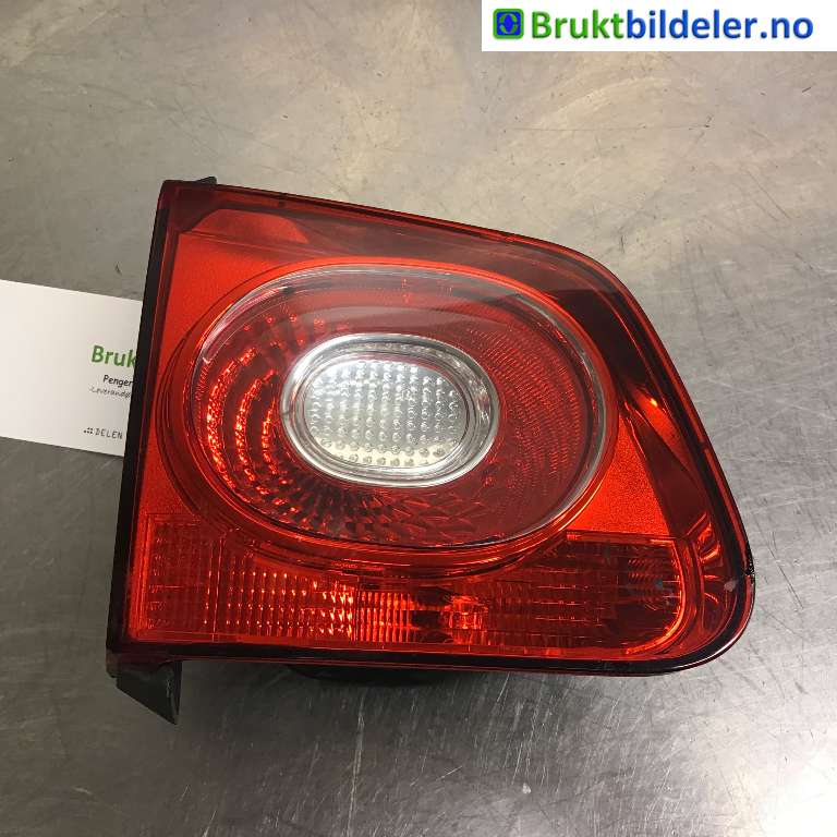 Baklykt venstre indre til VW Tiguan, 2007-2011 (Type I, Fase 1)  (VOLKSWAGEN|5N0 945 093 B)