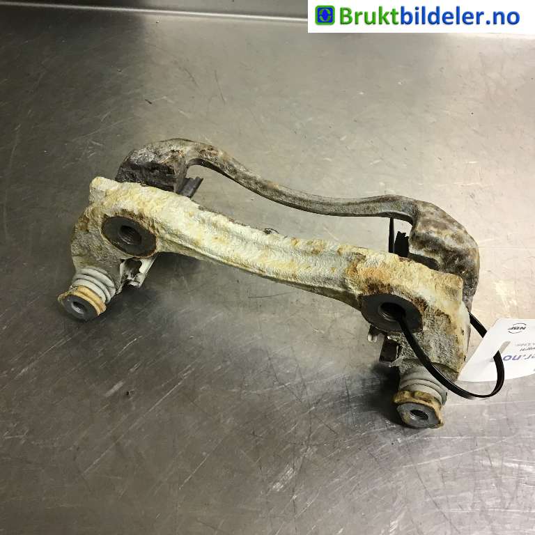 Bremsecaliper brakett til VW Amarok, 2010-2016 (Type I, Fase 1)  (VOLKSWAGEN|2H0 615 125)