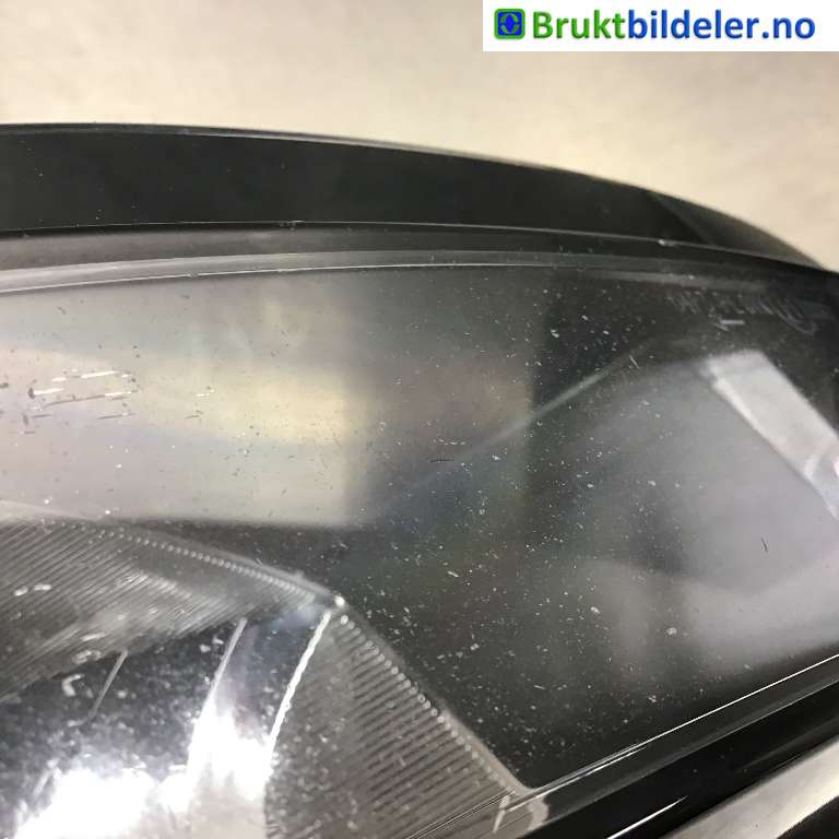 Tåkelykt venstre foran til VW Golf VII 2012-2017 (Fase 1)  (VOLKSWAGEN|5G0 941 662 D|1ND 011 223-06|)