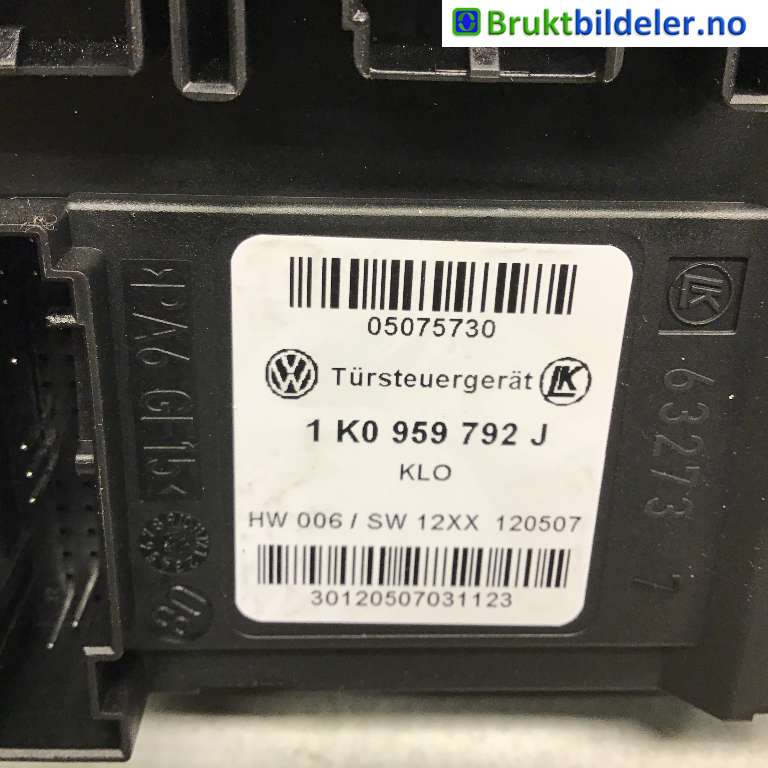 Ruteheis høyre foran til VW Touran 2007-2010 (Type I, Fase 2)  (VOLKSWAGEN|1T1 837 730 AJ|03218462|)