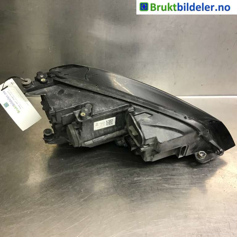 Frontlykt venstre halogen til VW e-Golf 2014-2017 (Fase 1)  (VOLKSWAGEN|5GE 941 035|90051014|5GE 941 773)