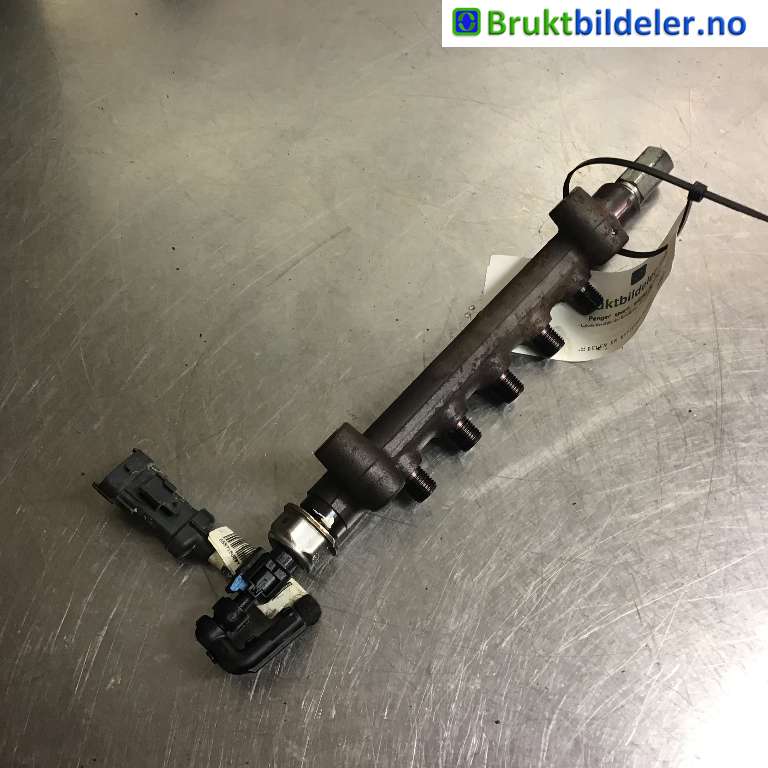 Dyseskinne (fuelrail) til Opel Astra K, 2015-->>  (OPEL|55490702)