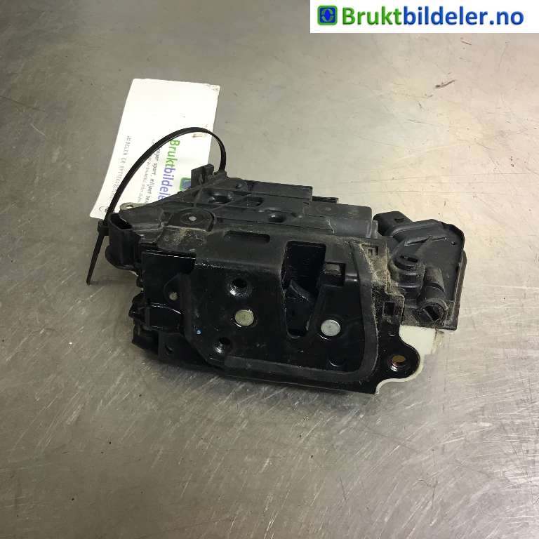 Låsekasse høyre til VW Amarok 2010-2016 (Type I, Fase 1) (VOLKSWAGEN|5N0 839 016 D|)
