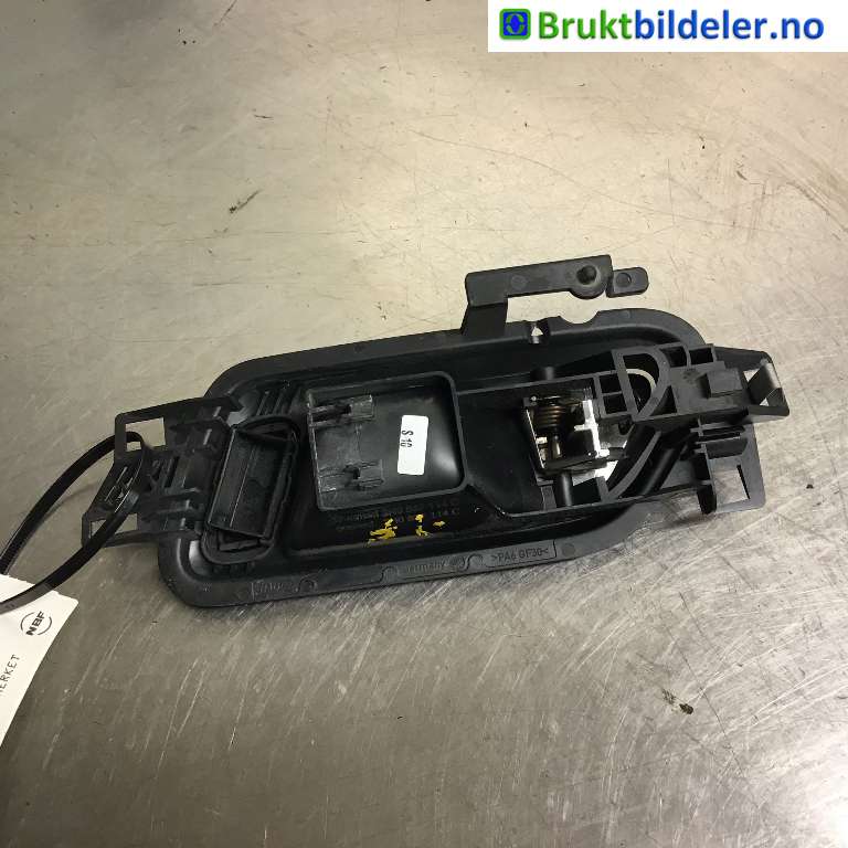Dørhåndtak inv høyre til VW Amarok 2010-2016 (Type I, Fase 1)  (VOLKSWAGEN|2H0 837 114 D|)
