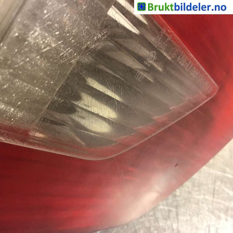 Baklykt venstre indre til BMW X3 2003-2006 (Fase 1) (E83) (E83) (BMW|6321 3 420 203|)