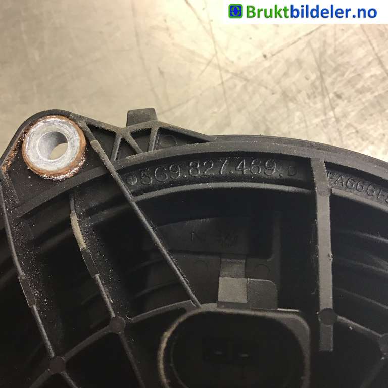 Bakluke/bakdør håndtak til VW Golf VII 2012-2017 (Fase 1) (VOLKSWAGEN|5G9 827 469 D|)