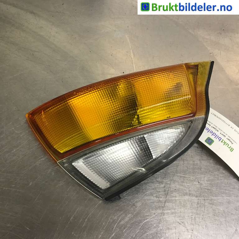 Blinklykt høyre til Toyota Hiace, 2001-2006 (Fase 2)  (TOYOTA|8151126100)