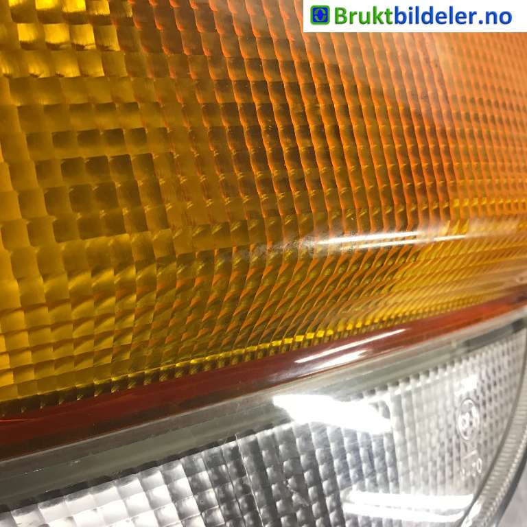 Blinklykt høyre til Toyota Hiace 2001-2006 (Fase 2)  (TOYOTA|8151126100|)
