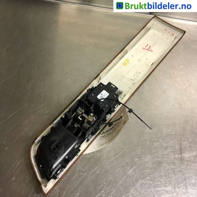 Dørhåndtak inv høyre til Land Rover Range Rover Sport 2005-2013 (LAND-ROVER|LR020244|LR013939 /AH2214017A|AH2222600AB)