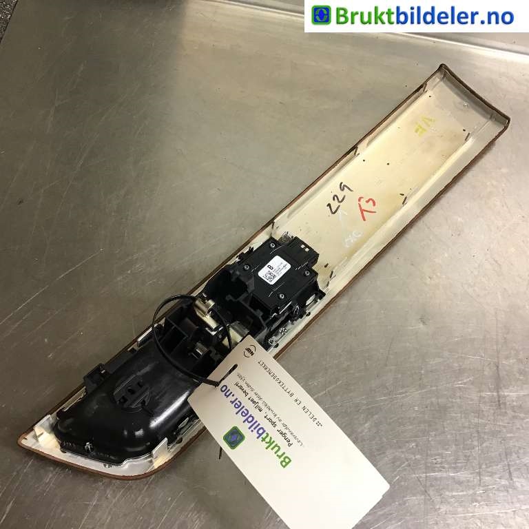 Dørhåndtak inv venstre til Land Rover Range Rover Sport 2005-2013 (LAND-ROVER|LR020246|LR013942/AH2214776BA|AH2222601AB)
