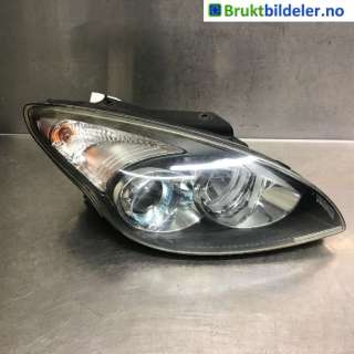 Frontlykt høyre halogen til Hyundai i30,   (Hyundai I30|92102-2R000|1EL 010 146-02)