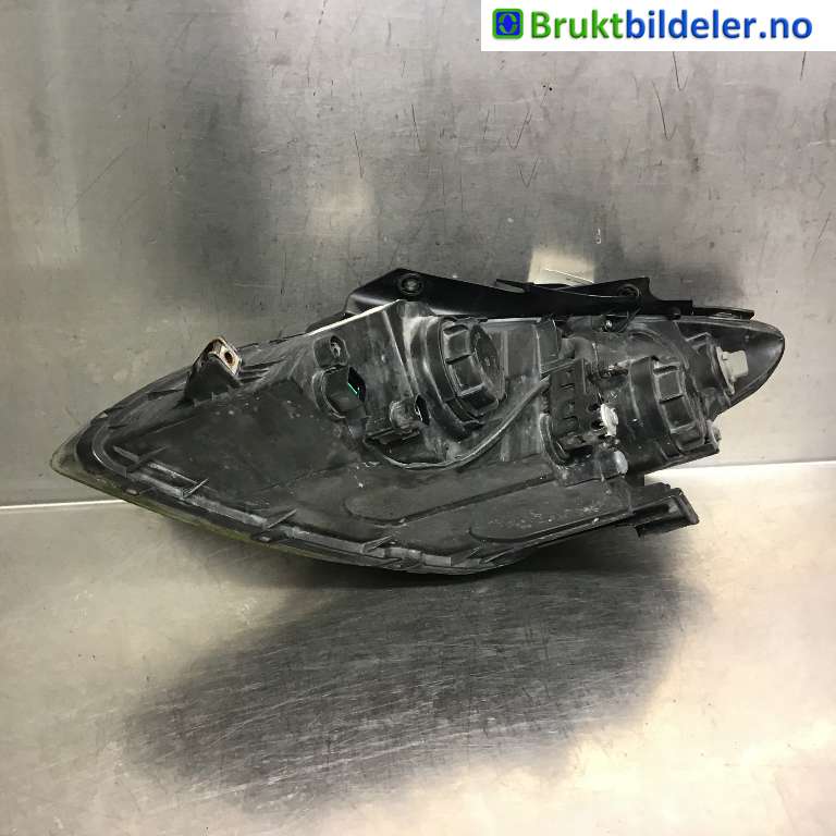 Frontlykt høyre halogen til Hyundai i30 2007-2012 (Type I)  (Hyundai I30|92102-2R000|1EL 010 146-02|)