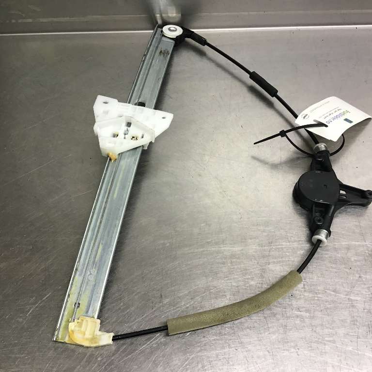 Ruteheis til Mazda 2 2011-2014 (Type II, Fase 2) (MAZDA|D651-58-590 B|)