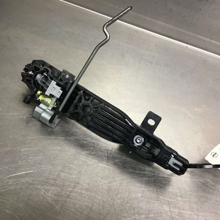 Dørhåndtak utv venstre til Mazda 2 2011-2014 (Type II, Fase 2)  (MAZDA|D651-59-42XF|)