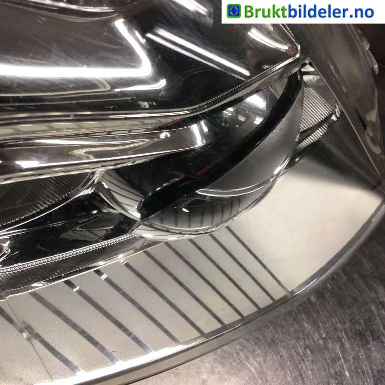 Frontlykt høyre xenon til Ford S-Max 2010-2015 (Type I, Fase 2)  (FORD|6M21-13D154-AL|1ZS 009 250-42|)