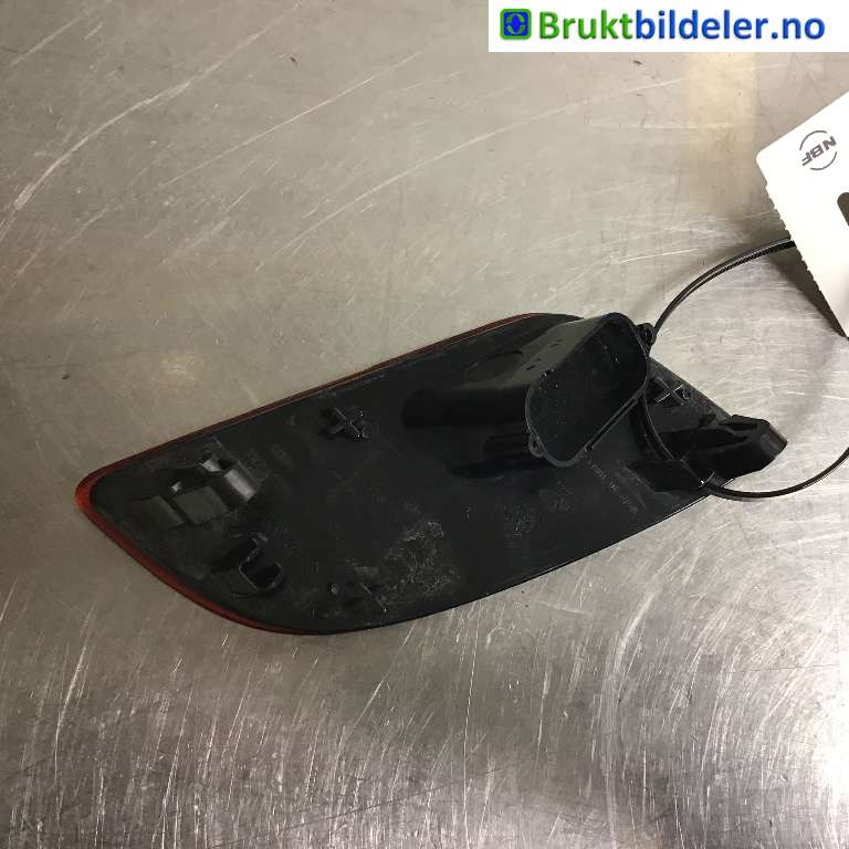 Baklykt fra støtfanger til VW ID.4 2020-->>  (VOLKSWAGEN|11B 945 702 A|)