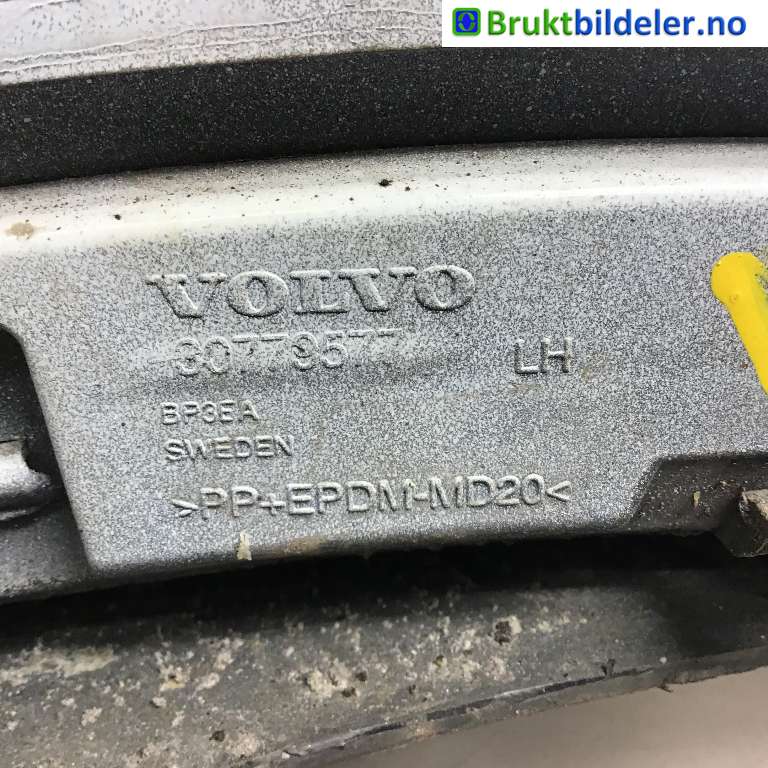 Hjulbuelist venstre foran til Volvo XC90 2007-2014 (Type I, Fase 2)  (VOLVO|30779577|)
