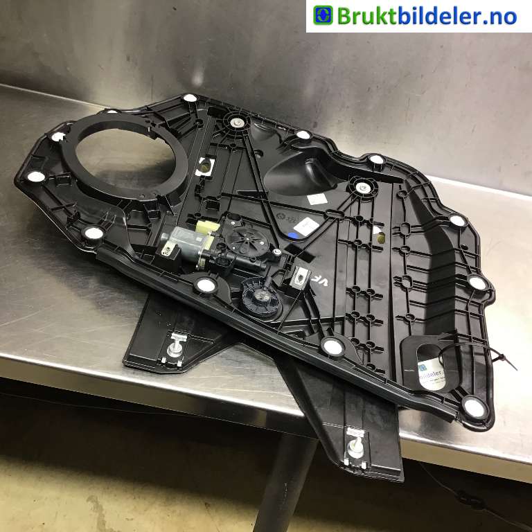 Ruteheis venstre foran til Ford Kuga, 2019-->> (Type III)  (FORD|LV4B-S23201-BB)