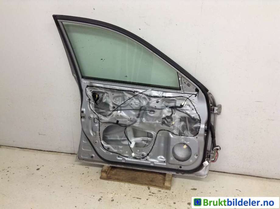Dør venstre foran til Subaru Impreza 2008-2012 (Type III) (SUBARU|60009FG0309P|)