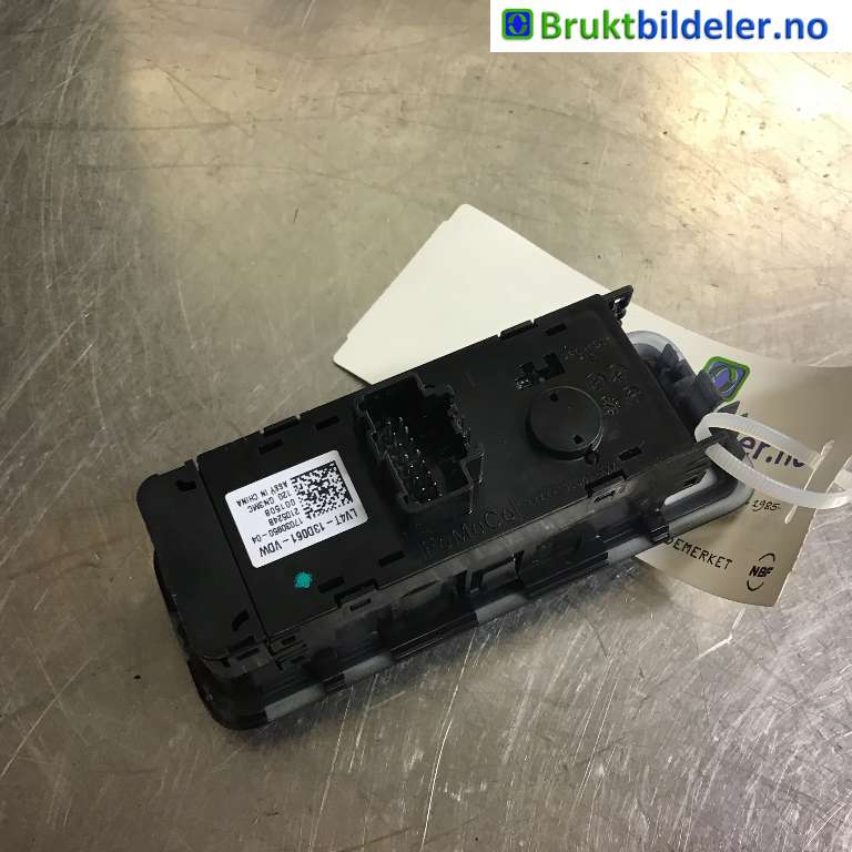 Bryter lys til Ford Kuga 2019-->> (Type III)  (FORD|LV4T-13D061-VDW|17030950-04|)