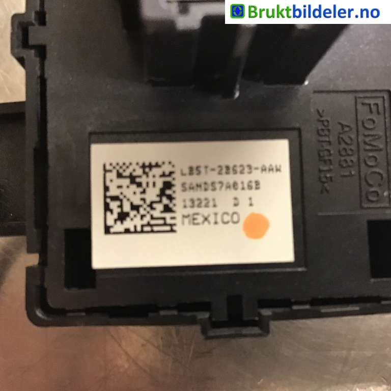 Bryter elektrisk håndbrekk/parkbrems til Ford Kuga 2019-->> (Type III)  (FORD|LB5T-2B623-AAW|13221 D1|)