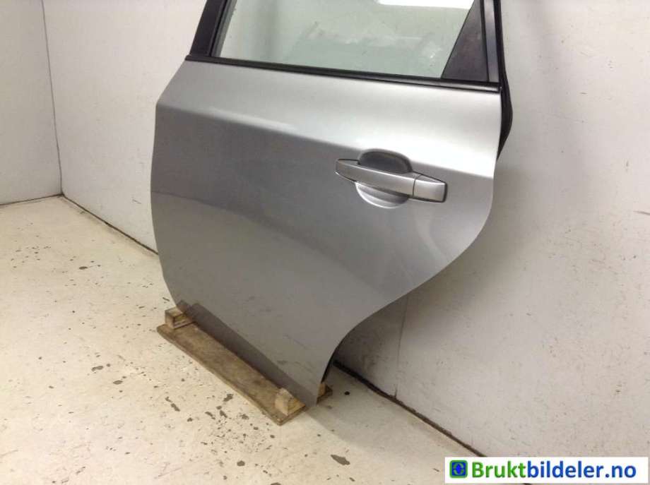 Dør venstre bak til Subaru Impreza 2008-2012 (Type III) (SUBARU|60409FG0109P|)
