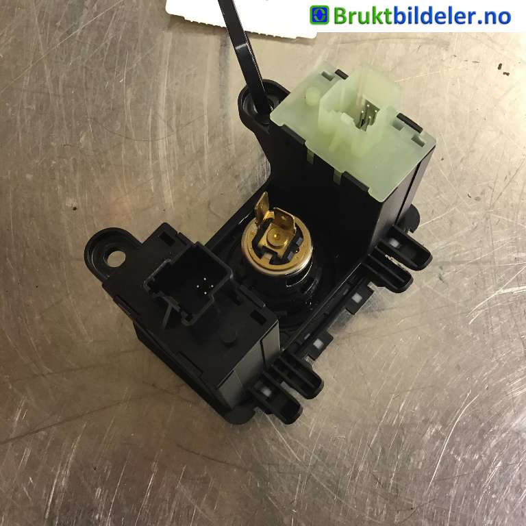 Bryter setevarme til Ford Kuga 2013-2019  (FORD|CJ5T-19K314-BA|271 617 15AVG31C|)