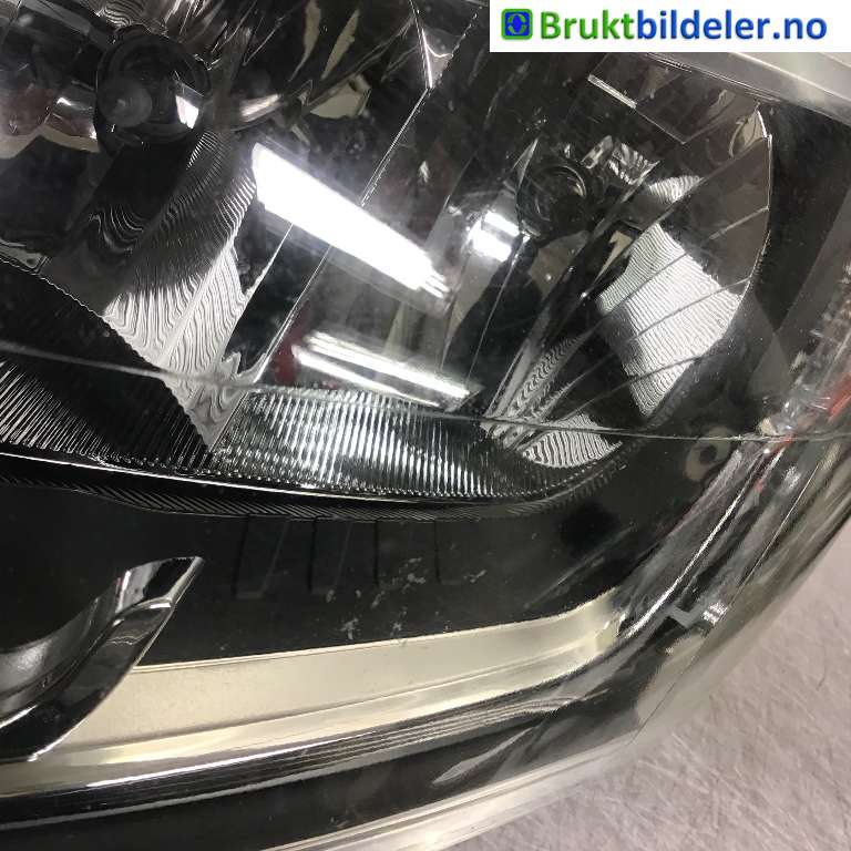 Frontlykt venstre halogen til Fiat Doblo 2010-->> (Type II)  (FIAT|51974244|)