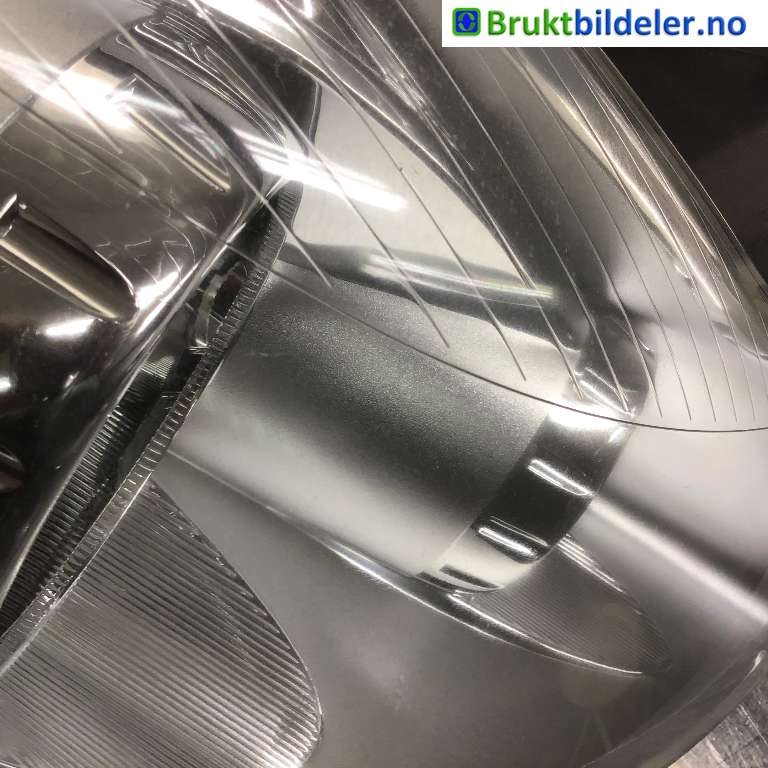 Frontlykt høyre halogen til Opel Corsa D 2006-2014  (OPEL|93189358|89313305)