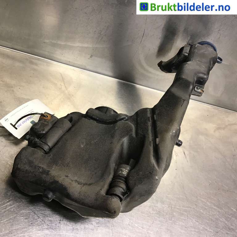 Spylertank til Mercedes C-Klasse 2007-2011 (Fase 1) (W204) (W204) (MERCEDES|A 204 860 07 60|)