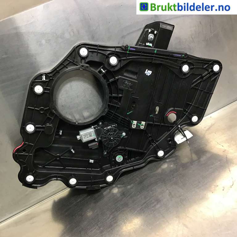 Ruteheis høyre til Ford Mustang Mach-e 2020-->>  (FORD (US)|LJ8B-R27000-BD||CM094290)