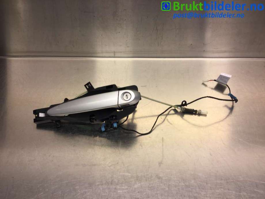 Dørhåndtak utv venstre til BMW X1 2009-2015 (E84) (E84) (BMW|51 21 2 992 973|)