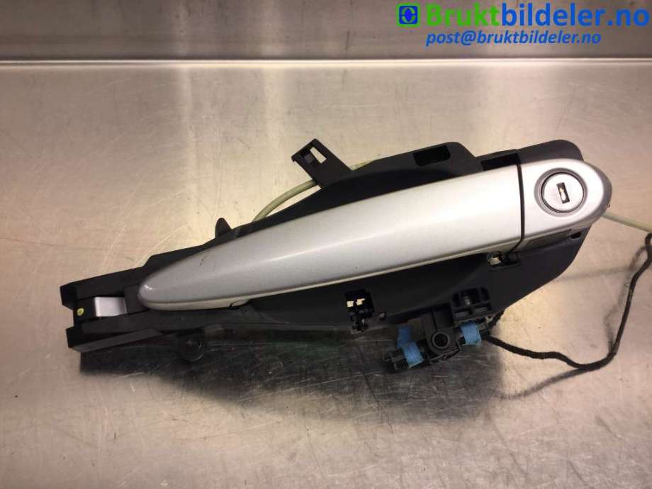 Dørhåndtak utv venstre til BMW X1 2009-2015 (E84) (E84) (BMW|51 21 2 992 973|)