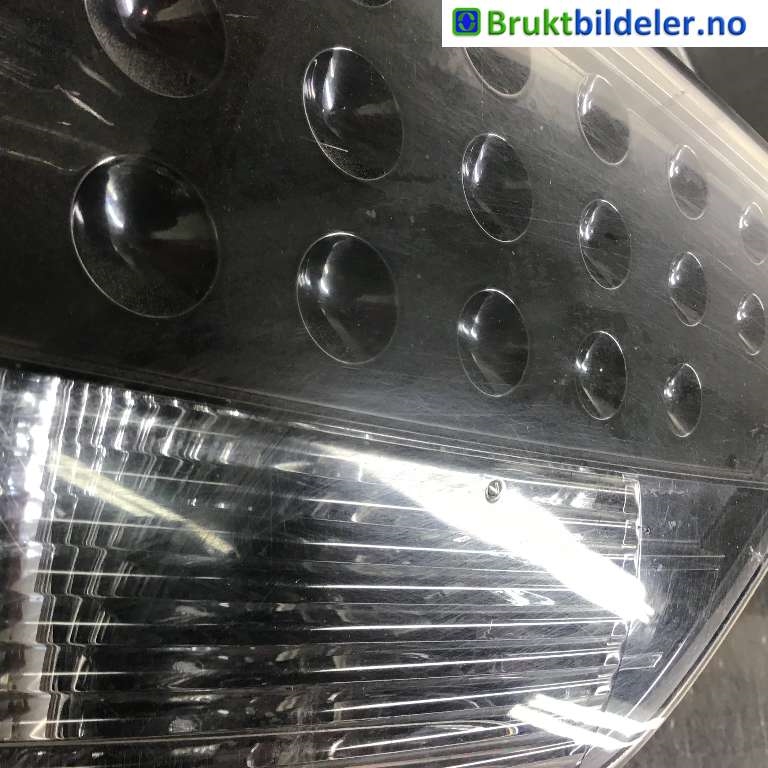 Baklykt venstre indre til Mitsubishi Outlander 2007-2010 (Type II, Fase 1)  (MITSUBISHI|8331A005|)