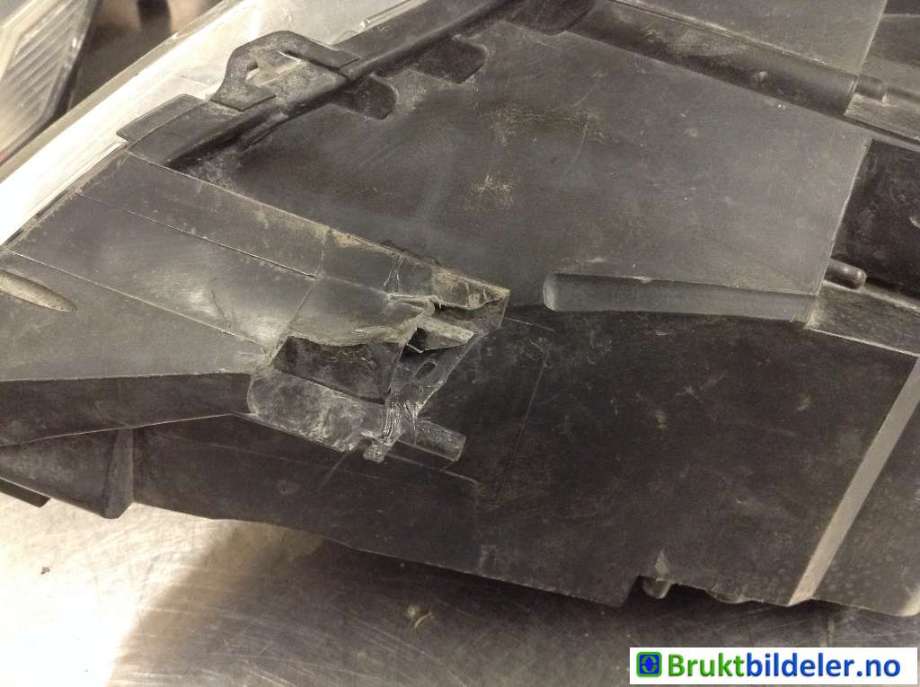 Frontlykt høyre xenon til Opel Zafira B 2005-2011  (OPEL|13252471|0 301 214 282|)