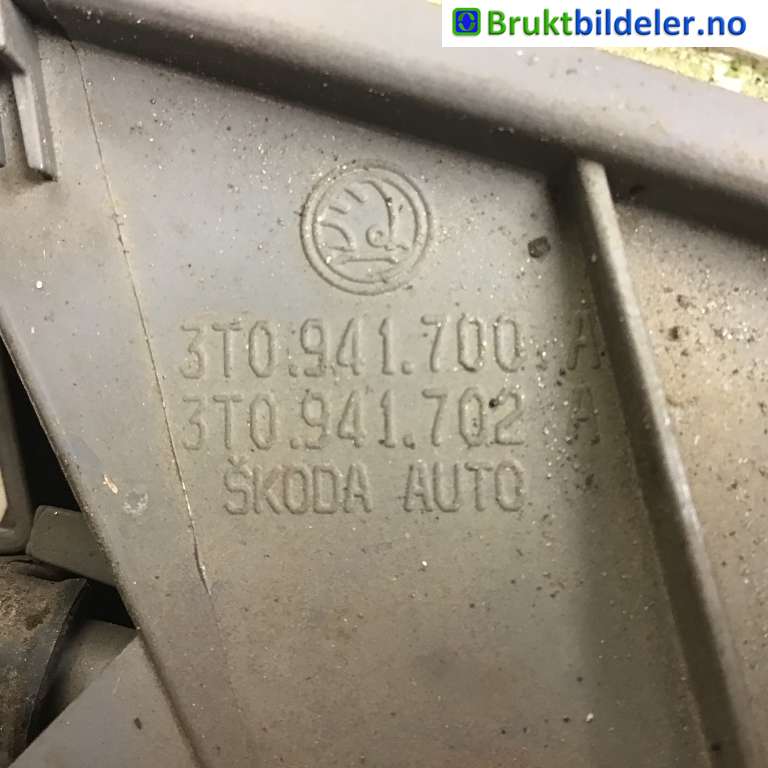Tåkelykt høyre foran til Škoda Superb 2008-2015 (Type II)  (SKODA|3T0 941 702 A|)