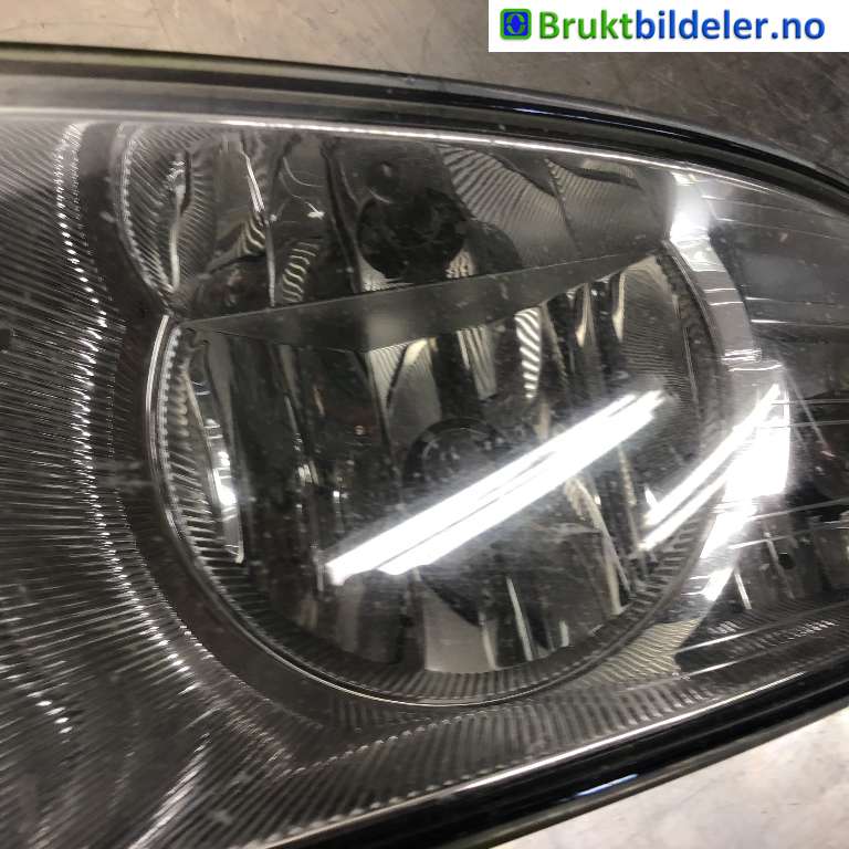 Tåkelykt venstre foran til Škoda Superb 2008-2015 (Type II)  (SKODA|3T0 941 701 A|)