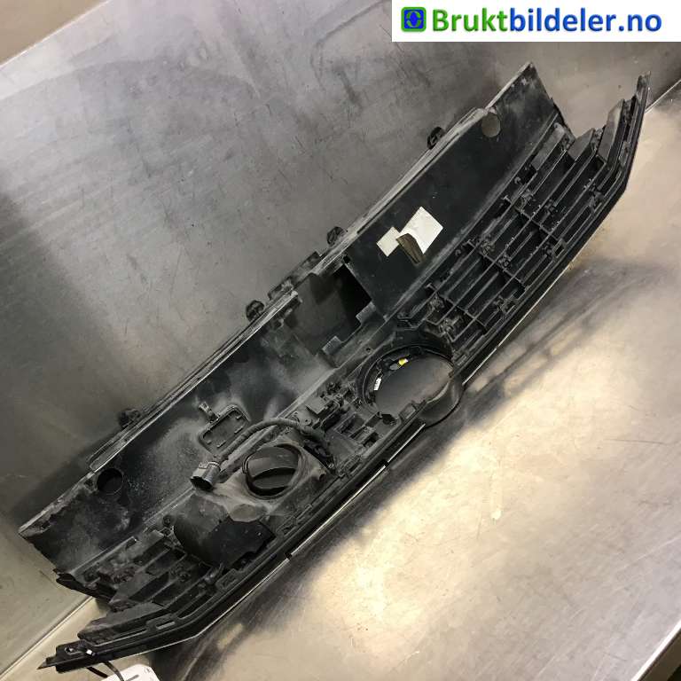 Grill til VW Passat 2015-2019 (Fase 1) (B8) (B8) (VOLKSWAGEN|3G0 853 651 F|)